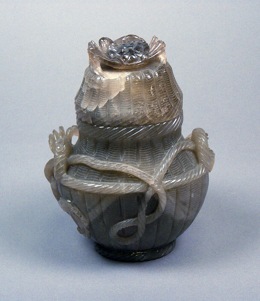 Basket with crabs, Gray amethyst, China
