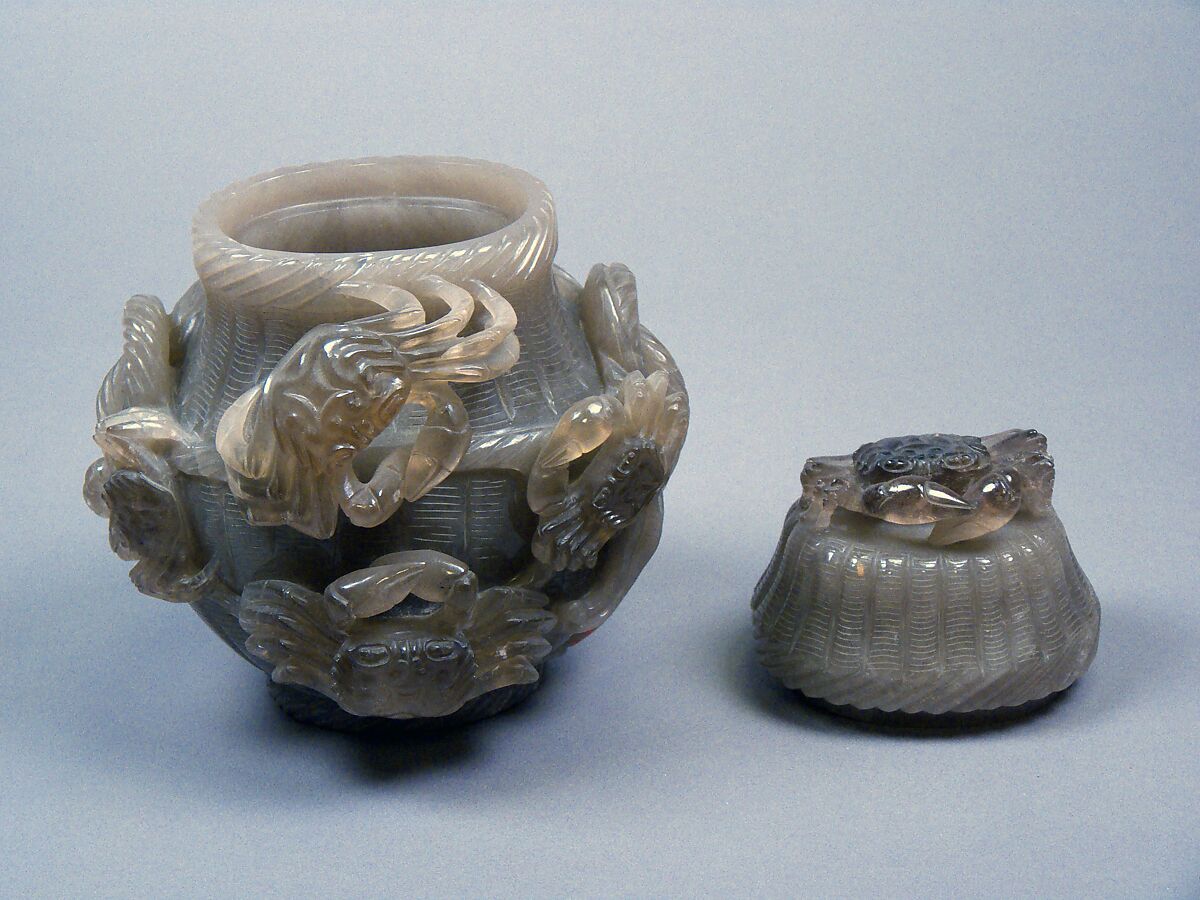 Basket with crabs, Gray amethyst, China