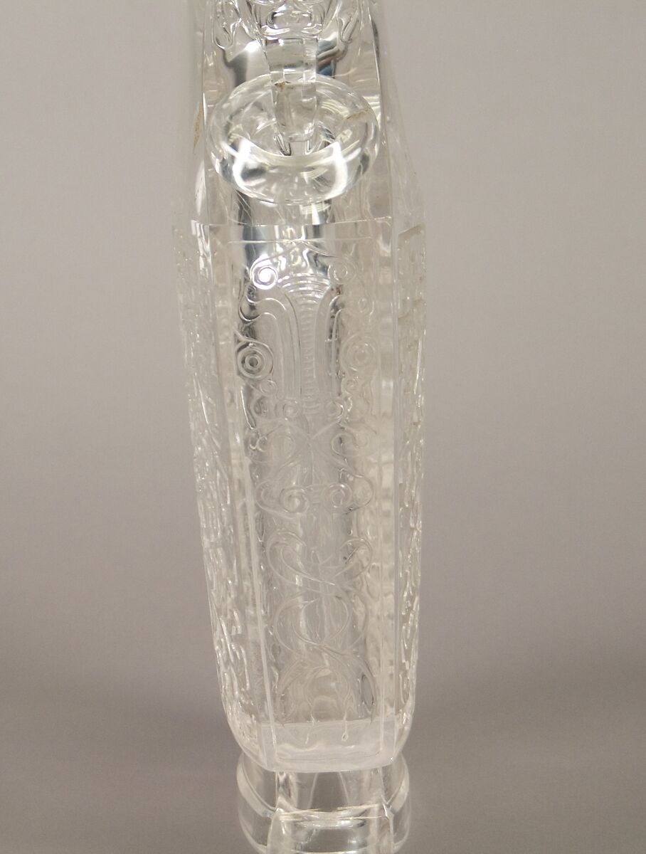 Covered vase, Crystal, China