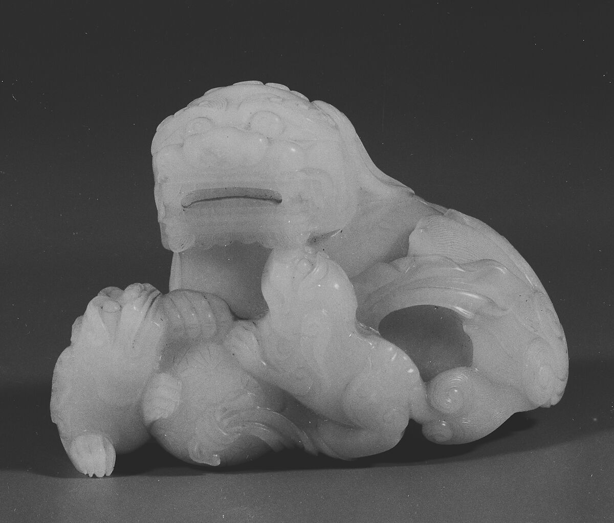 Lion and cubs, Jade (nephrite), China 