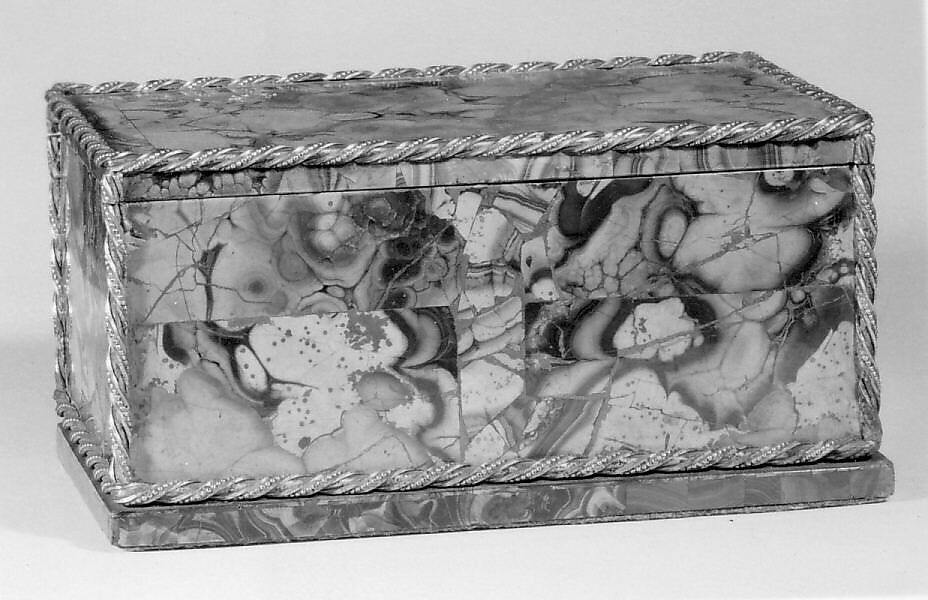 Covered Box, Malachite, wood, China 