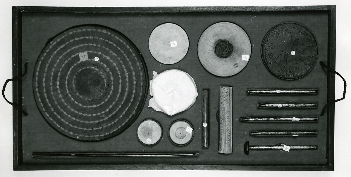 Small polishing wheel for carving jade, Dried gourd peel, China