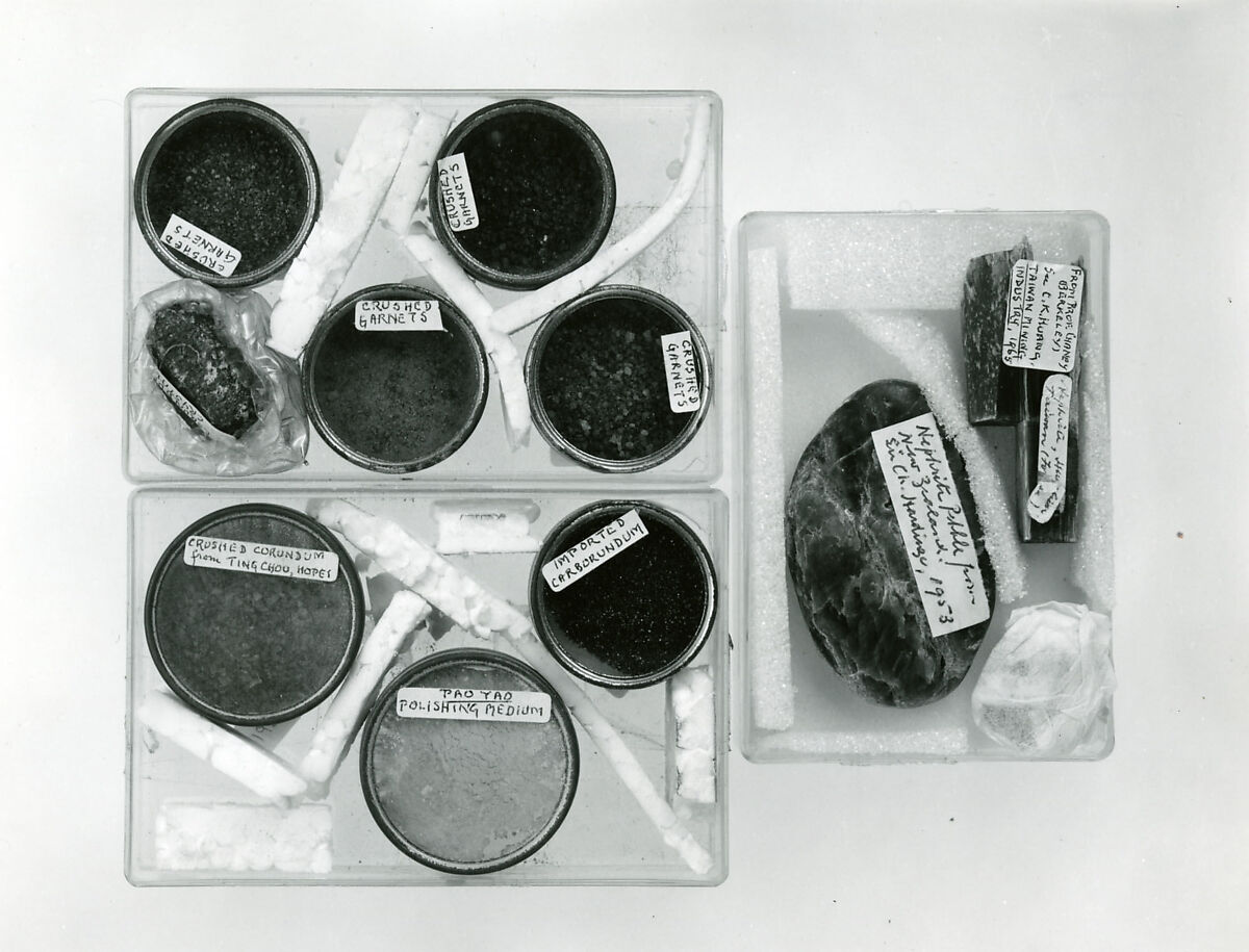 Container of Imported Carborundum, Carborundum, China