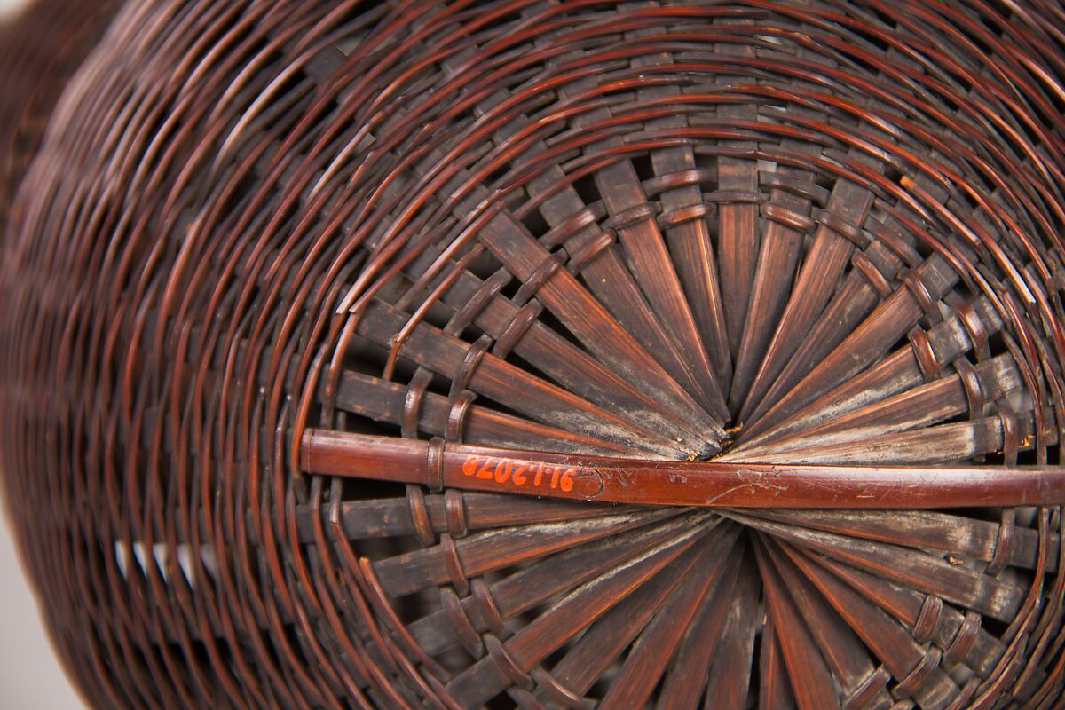 Gourd-shaped hanging wall basket for flowers (Kake-hanakago), Bamboo, rattan, Japan