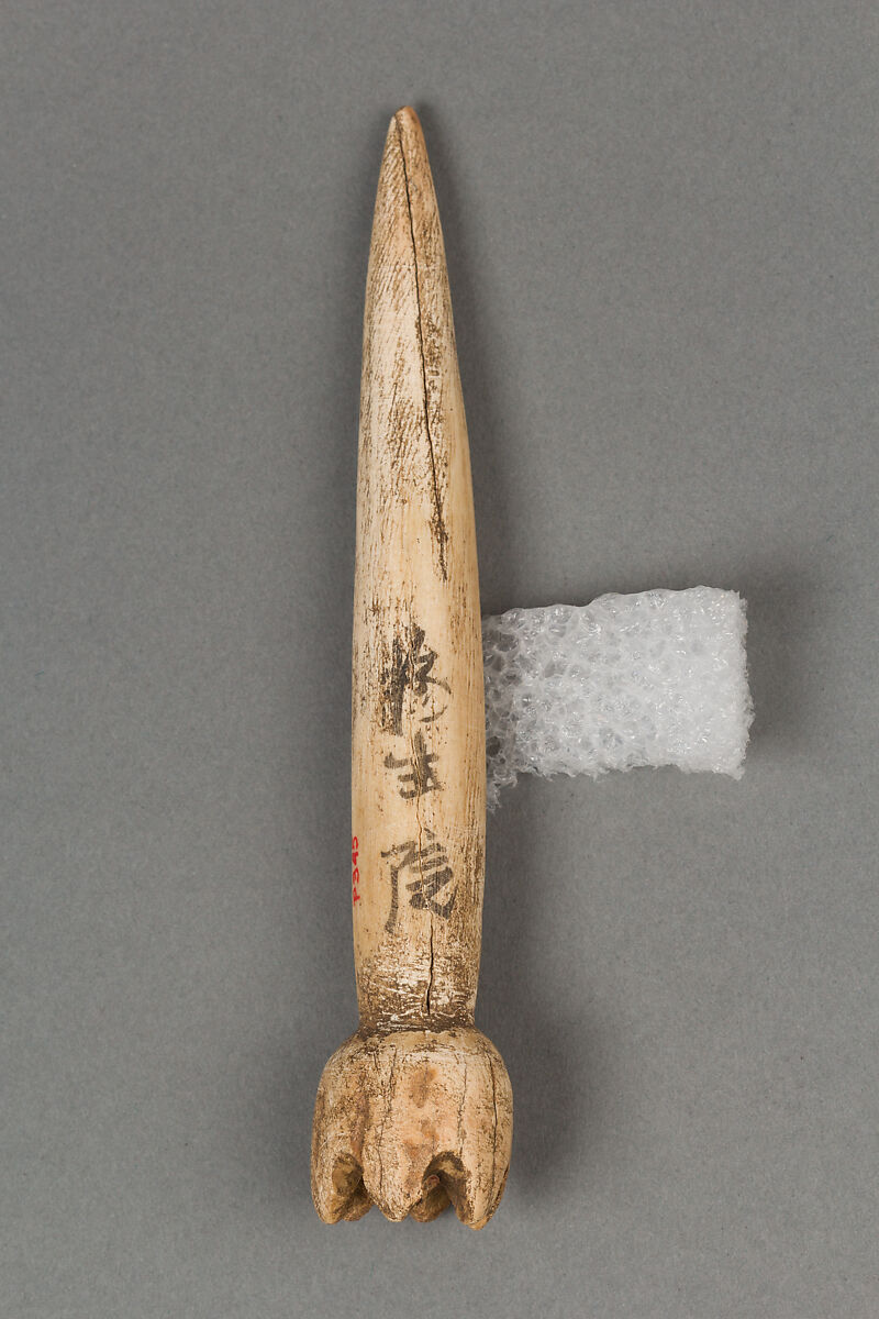 Body ornament, Bone, Japan