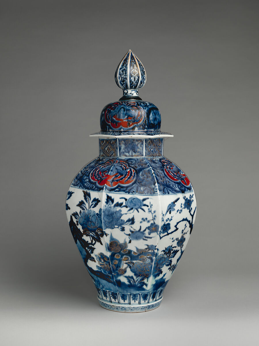 Covered jar with large finial, Porcelain, Japanese, for export market