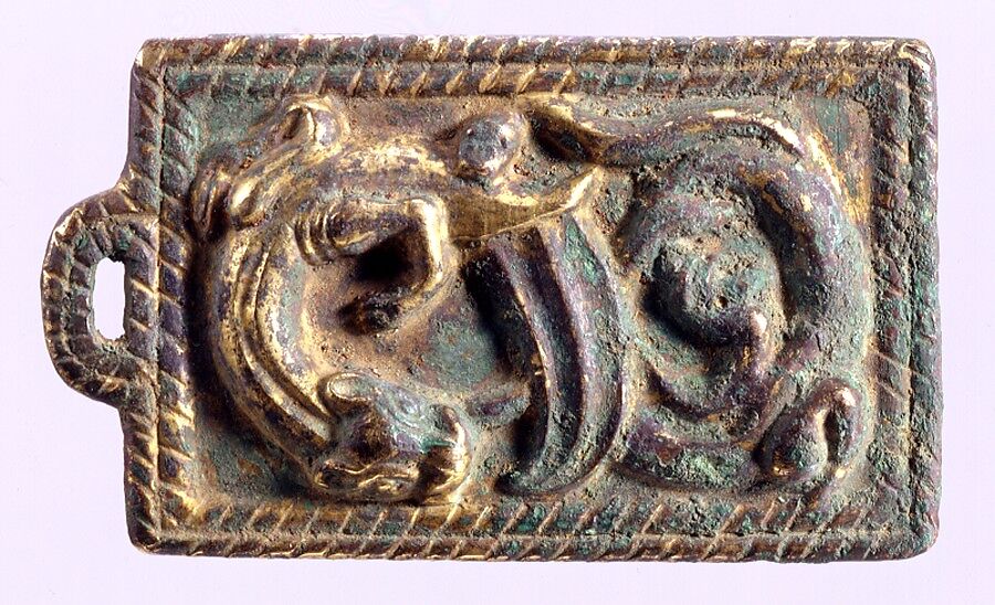 Belt Plaque with Dragon, Gilded bronze, North China 