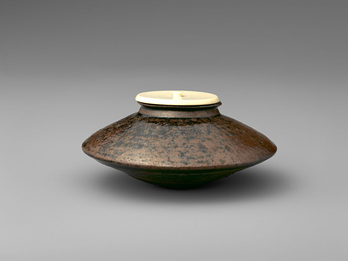Tea Caddy (Chaire), Stoneware with iron glaze (Seto ware); ivory lid, Japan 