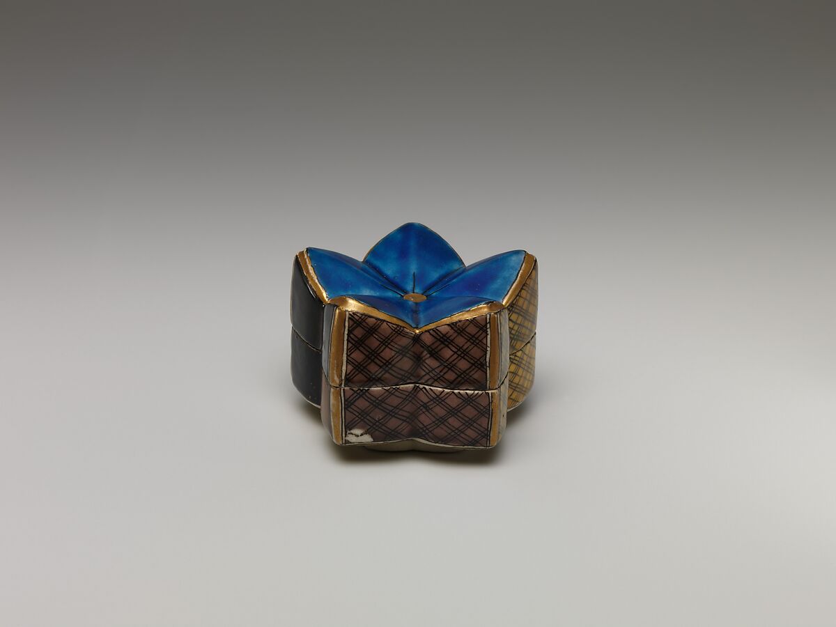 Incense Box (Kōgō) in the Shape of a Plum Blossom, Porcelain with polychrome overglaze enamels and overglaze gold (Kutani ware), Japan