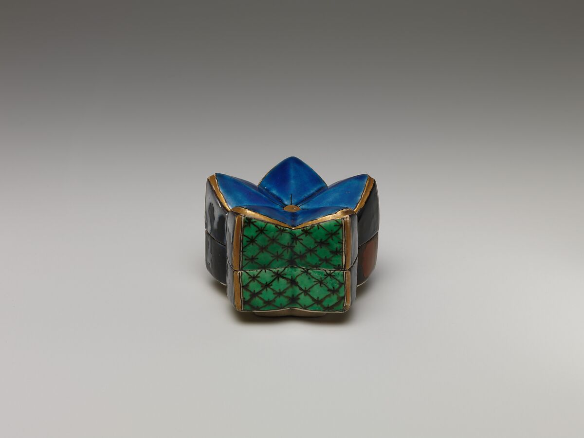 Incense Box in the Shape of a Plum Blossom, Porcelain with overglaze enamels (Hizen ware), Japan 
