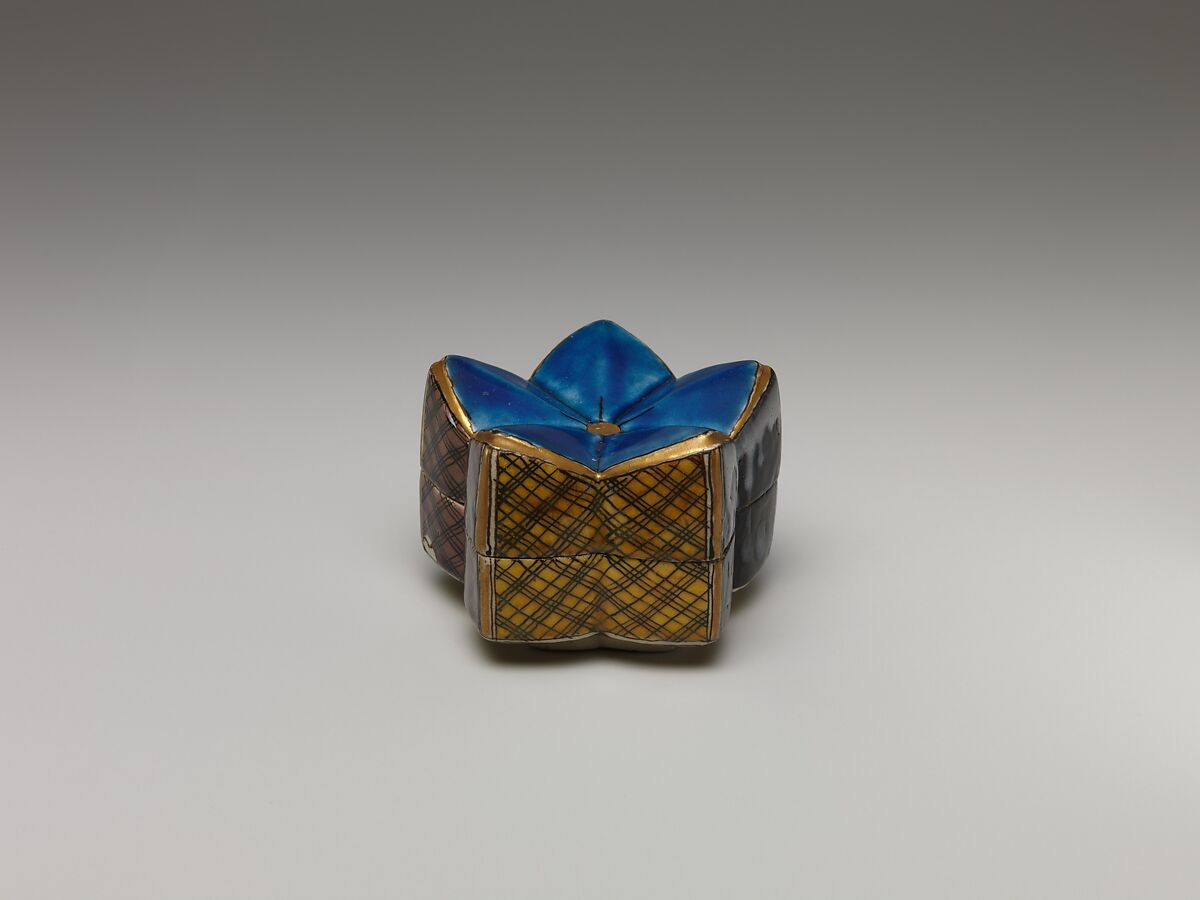 Incense Box (Kōgō) in the Shape of a Plum Blossom, Porcelain with polychrome overglaze enamels and overglaze gold (Kutani ware), Japan