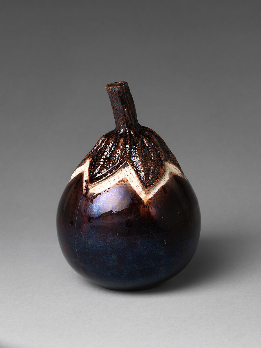 Sake Bottle (Tokkuri), Stoneware with crackled glaze (Satsuma ware), Japan 