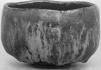 Teabowl, Clay covered with a streaked glaze (Raku type), Japan 