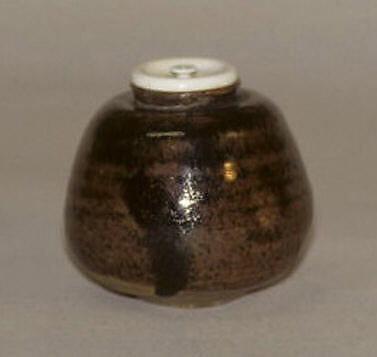 Tea Jar, Clay covered with glaze flecked with black (Takatori ware), Japan 