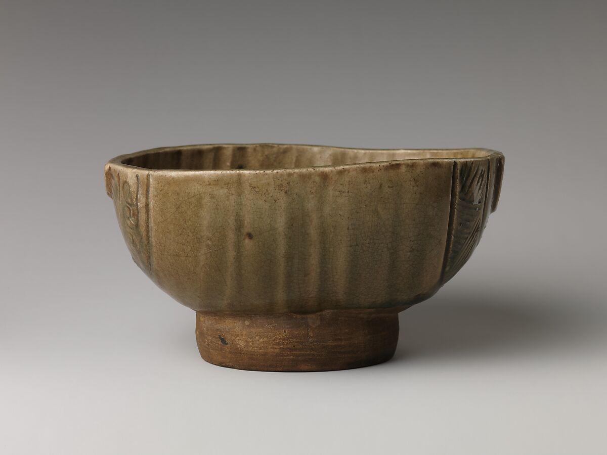 Deep Bowl, Shuntai (Japanese, 1799–1878), Clay covered with a transparent crackled glaze over incised decoration (Mino ware, Ofuke type), Japan