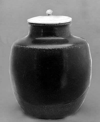 Tea Jar, Clay covered with a transparent glaze; right-handed itoguiri (Zeze ware), Japan 