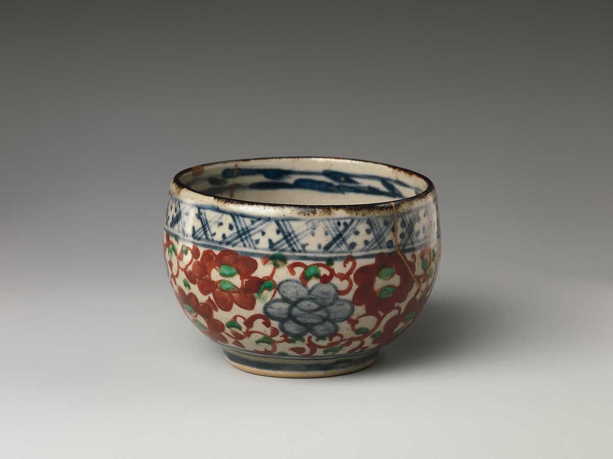 Cup, Ogata Kenzan (Japanese, 1663–1743), Porcelain decorated in blue under the glaze, polychrome enamels over the glaze (Kenzan ware), Japan