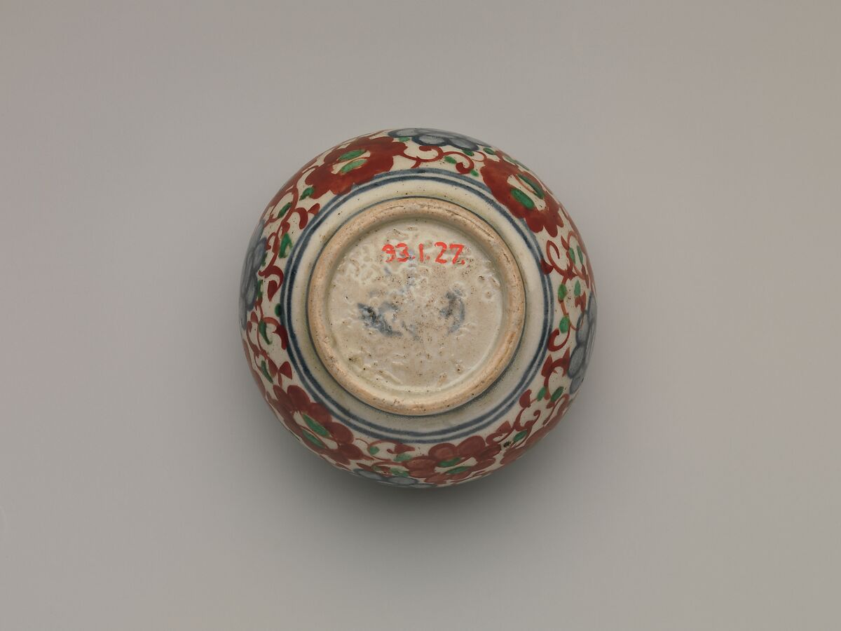 Cup, Ogata Kenzan (Japanese, 1663–1743), Porcelain decorated in blue under the glaze, polychrome enamels over the glaze (Kenzan ware), Japan