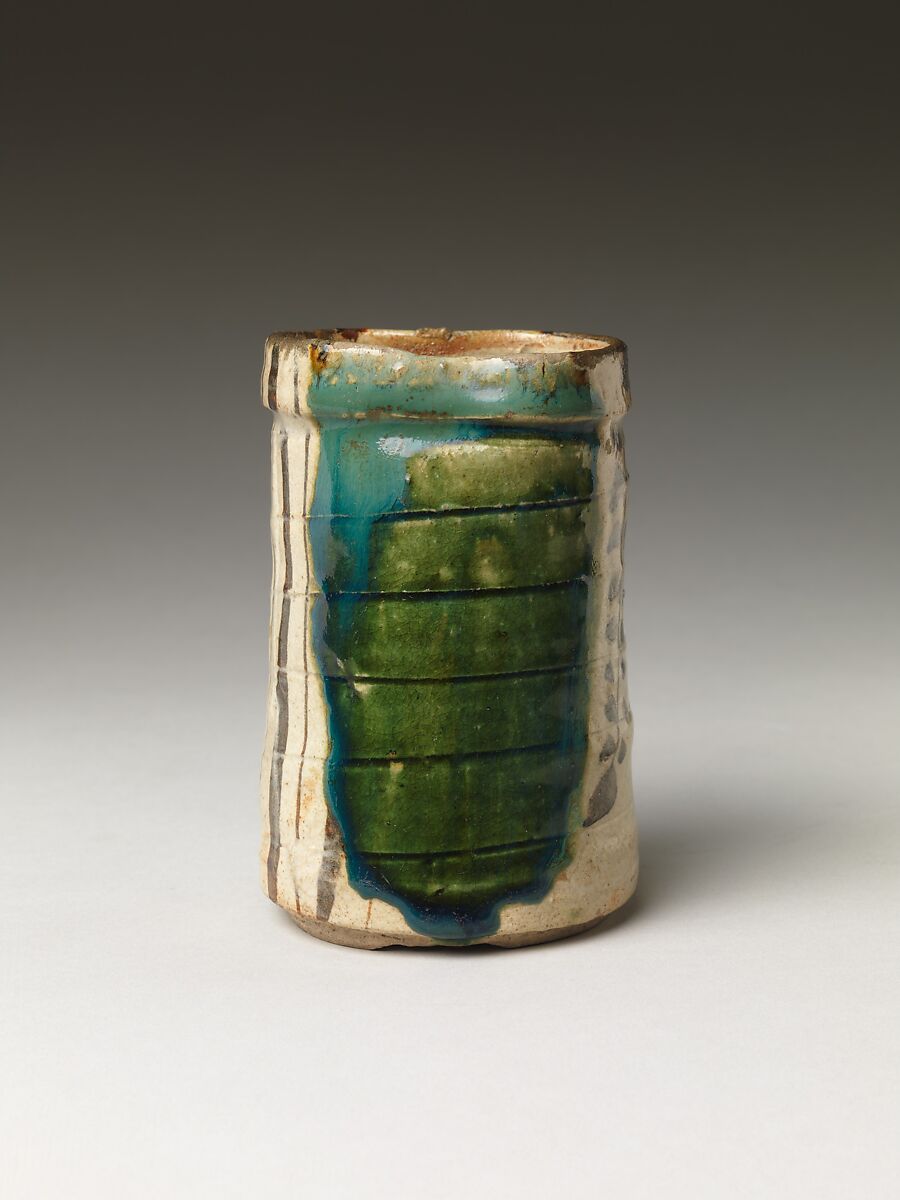 Side Dish (Mukōzuke) with Wisteria Design, Stoneware with copper-green glaze and underglaze iron-oxide decoration (Mino ware, Oribe revival type), Japan