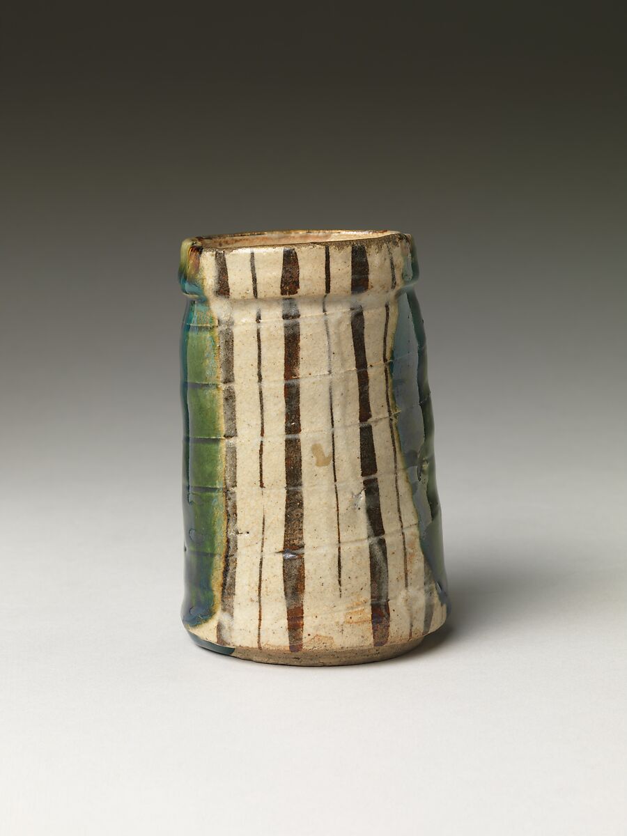Side Dish (Mukōzuke) with Wisteria Design, Stoneware with copper-green glaze and underglaze iron-oxide decoration (Mino ware, Oribe revival type), Japan
