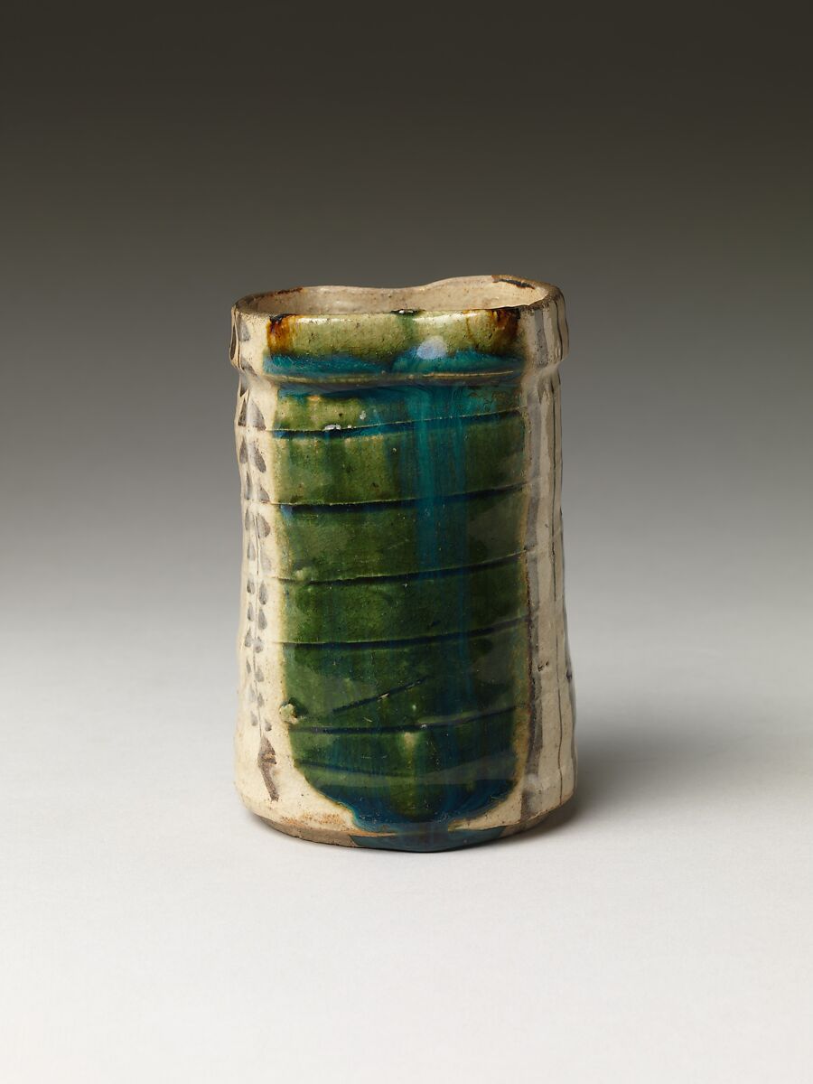 Side Dish (Mukōzuke) with Wisteria Design, Stoneware with copper-green glaze and underglaze iron-oxide decoration (Mino ware, Oribe revival type), Japan