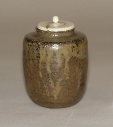 Tea Jar, Clay covered with dappled and streaked glaze; right-handed itogiri (Seto ware), Japan 