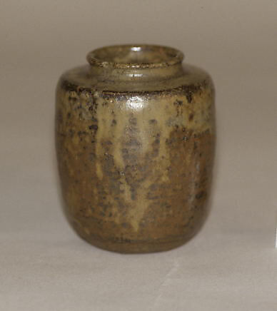 Tea Jar, Clay covered with dappled and streaked glaze; right-handed itogiri (Seto ware), Japan