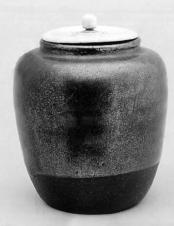 Tea Jar, Clay covered with a mottled glaze; left-handed itogiri (Seto ware), Japan 