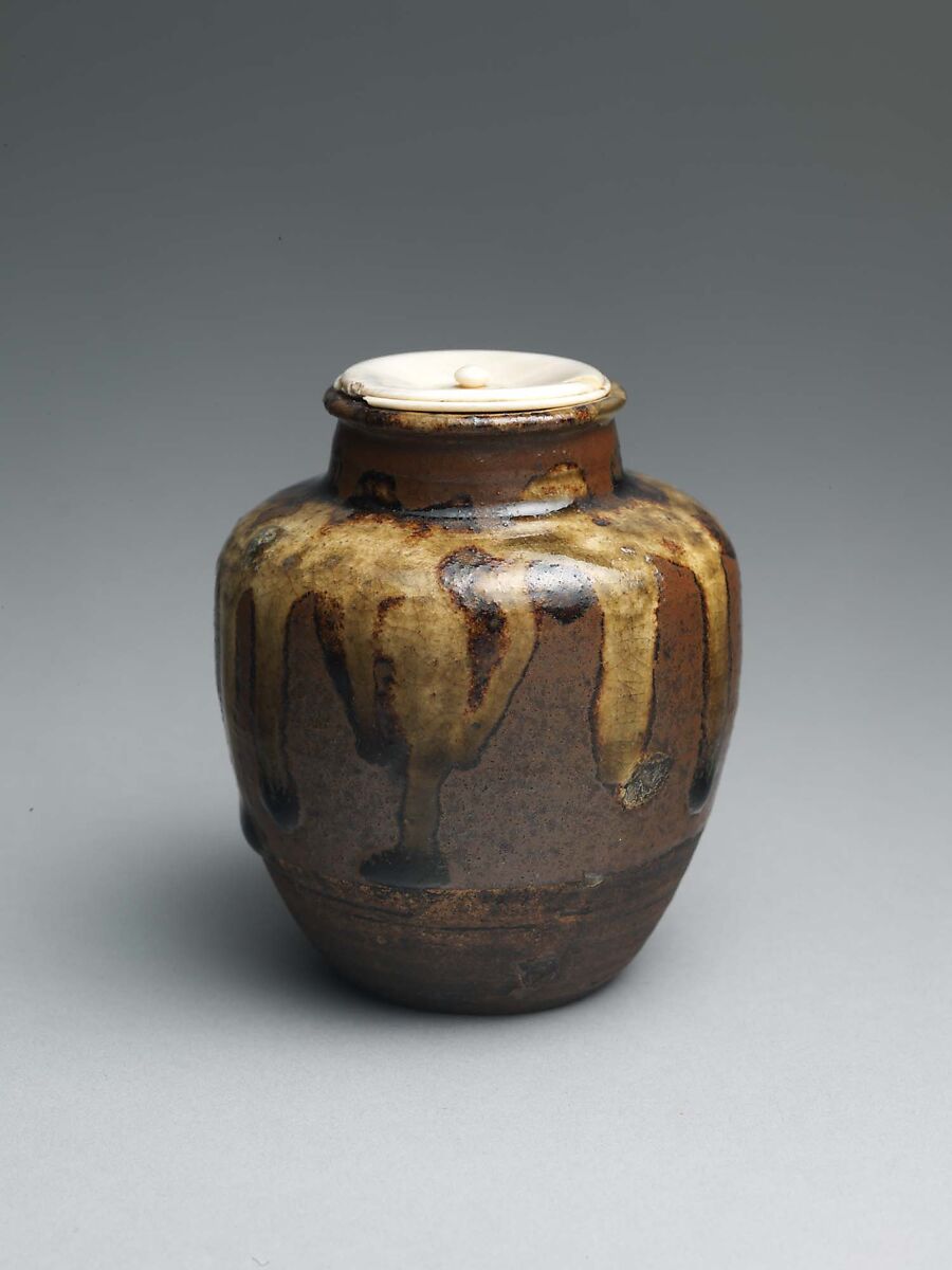 Tea Jar, Clay covered with a thin glaze and with streaks in overglaze (Seto ware), Japan