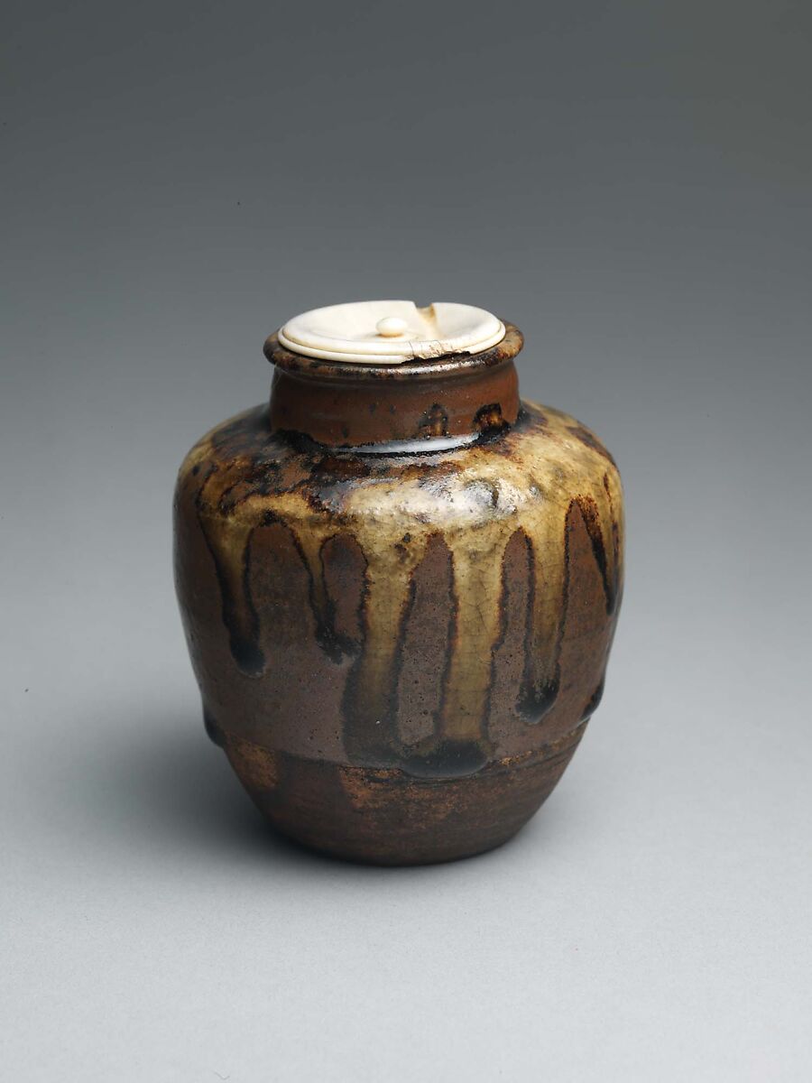 Tea Jar, Clay covered with a thin glaze and with streaks in overglaze (Seto ware), Japan