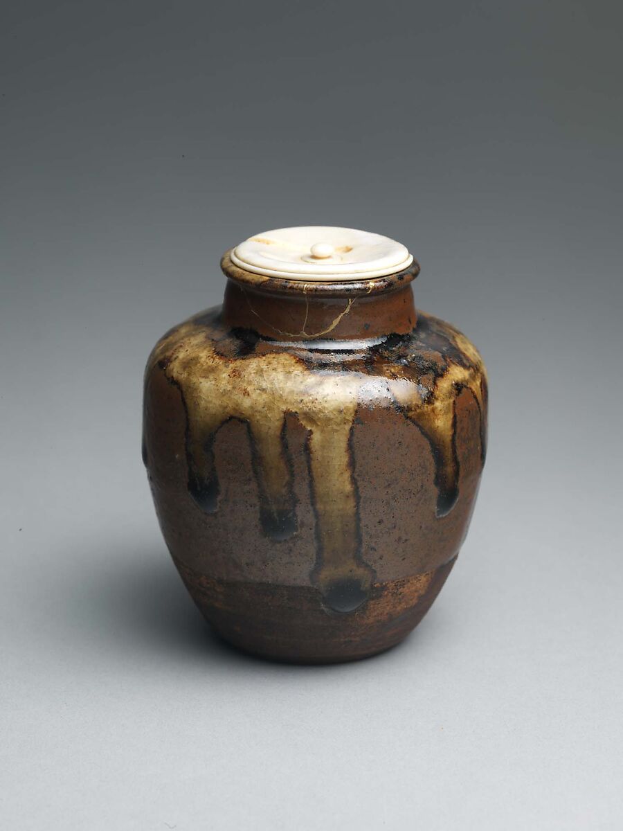 Tea Jar, Clay covered with a thin glaze and with streaks in overglaze (Seto ware), Japan 
