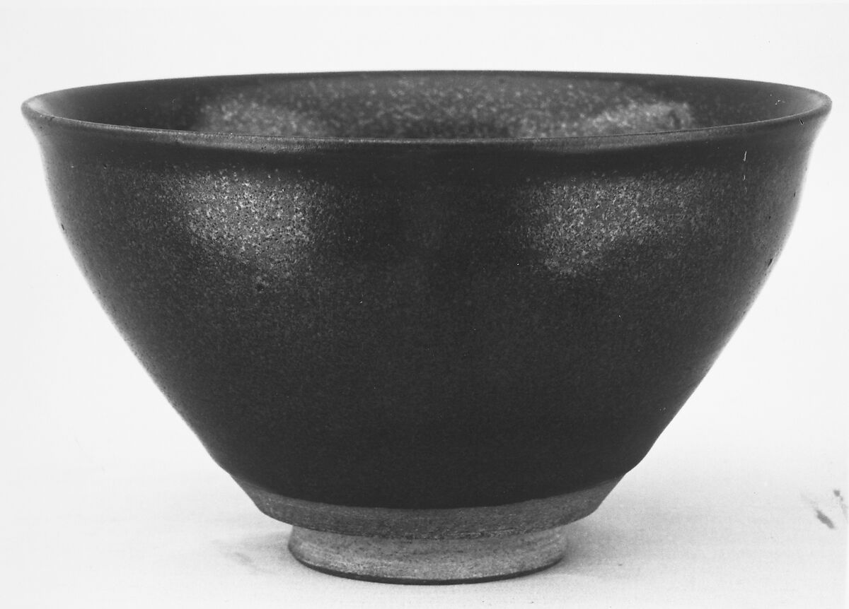 Teabowl, Eiraku Wazen (Japanese, 1823–1896), Clay with speckled glaze (Kyoto ware, Bizen type), Japan 