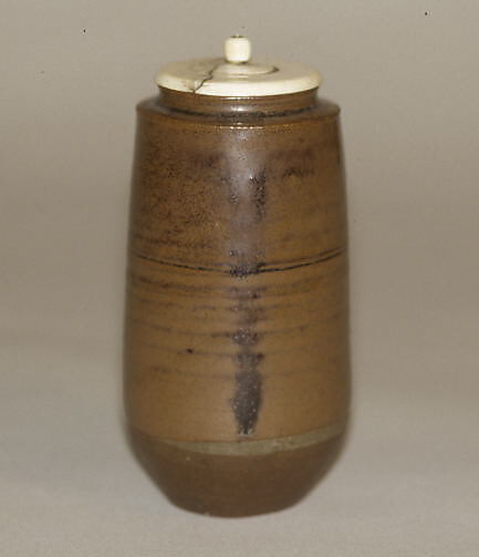 Tea Jar, Smooth clay covered with glaze with markings; left-handed itogiri (Seto ware), Japan 