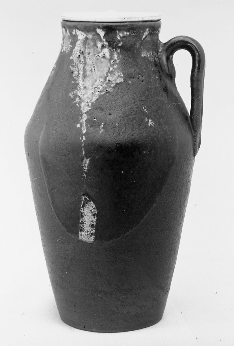 Tea Jar, Clay covered with thin glaze and a second glaze of Satsuma type; right-handed itogiri, Japan 
