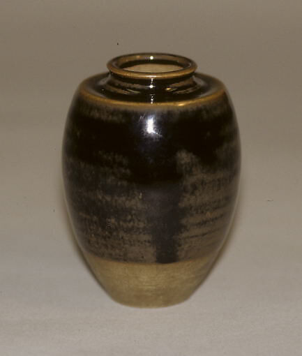 Tea Jar, Clay covered with a mottled glaze of Ko Seto type; right-handed itogiri (Seto ware), Japan