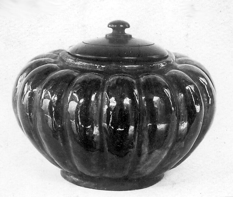 Tea Jar, Clay covered with transparent glaze over white slip (Karatsu ware), Japan 