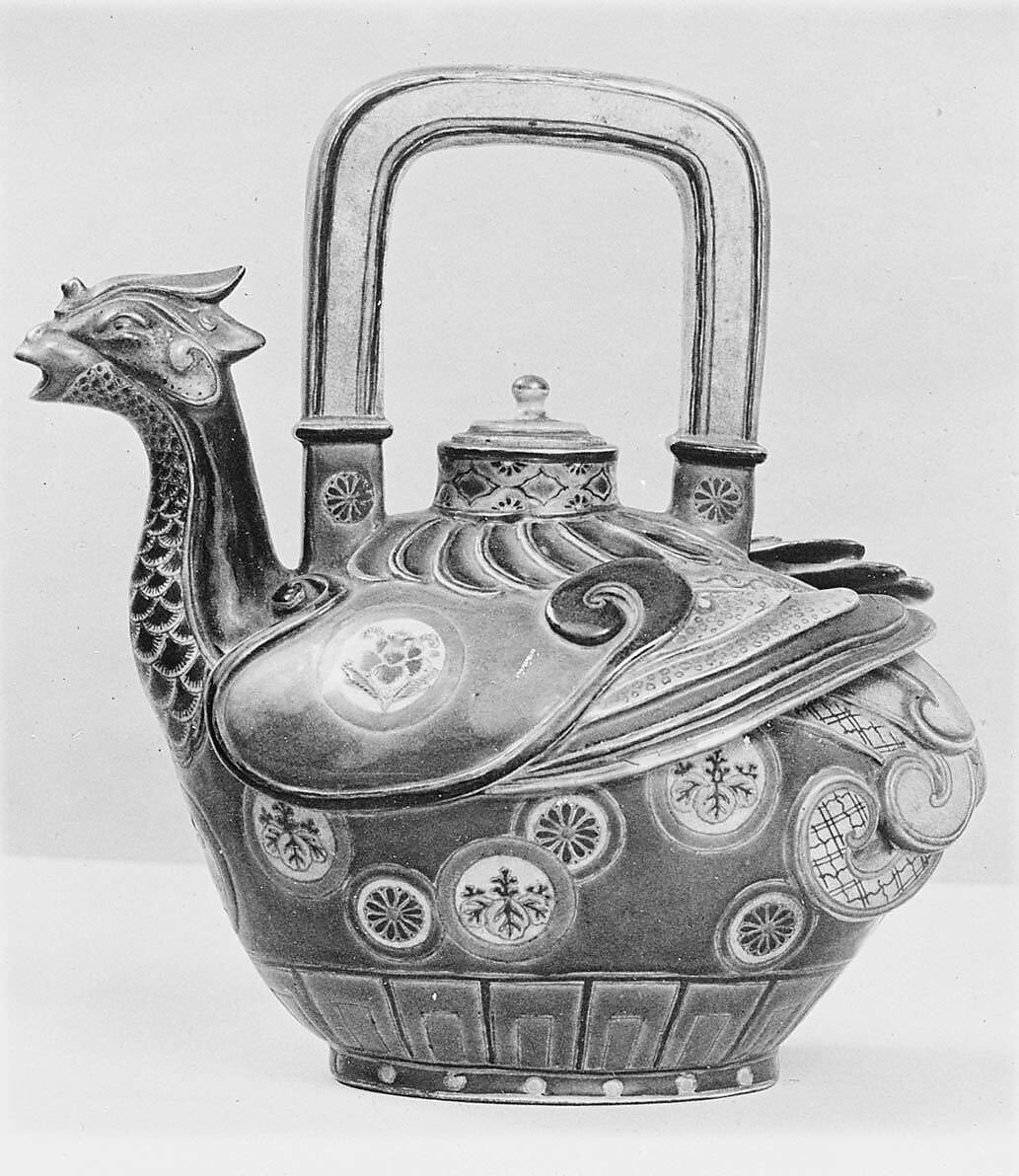 Wine Pot, Clay covered with a transparent crackled glaze and decorated with enamels, iron red and gold (Hizen ware, Kutani type), Japan 