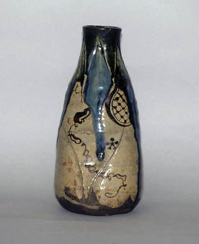 Wine Bottle, Shuntai (Japanese, 1799–1878), Clay covered with buff crackled glaze and decoration in overglaze (Shino Oribe type), Japan 