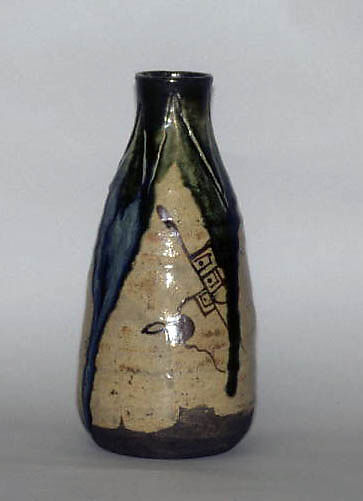 Wine Bottle, Shuntai (Japanese, 1799–1878), Clay covered with buff crackled glaze and decoration in overglaze (Shino Oribe type), Japan