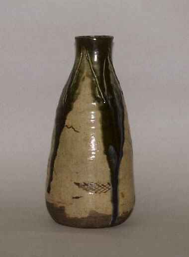 Wine Bottle, Shuntai (Japanese, 1799–1878), Clay covered with buff crackled glaze and decoration in overglaze (Shino Oribe type), Japan