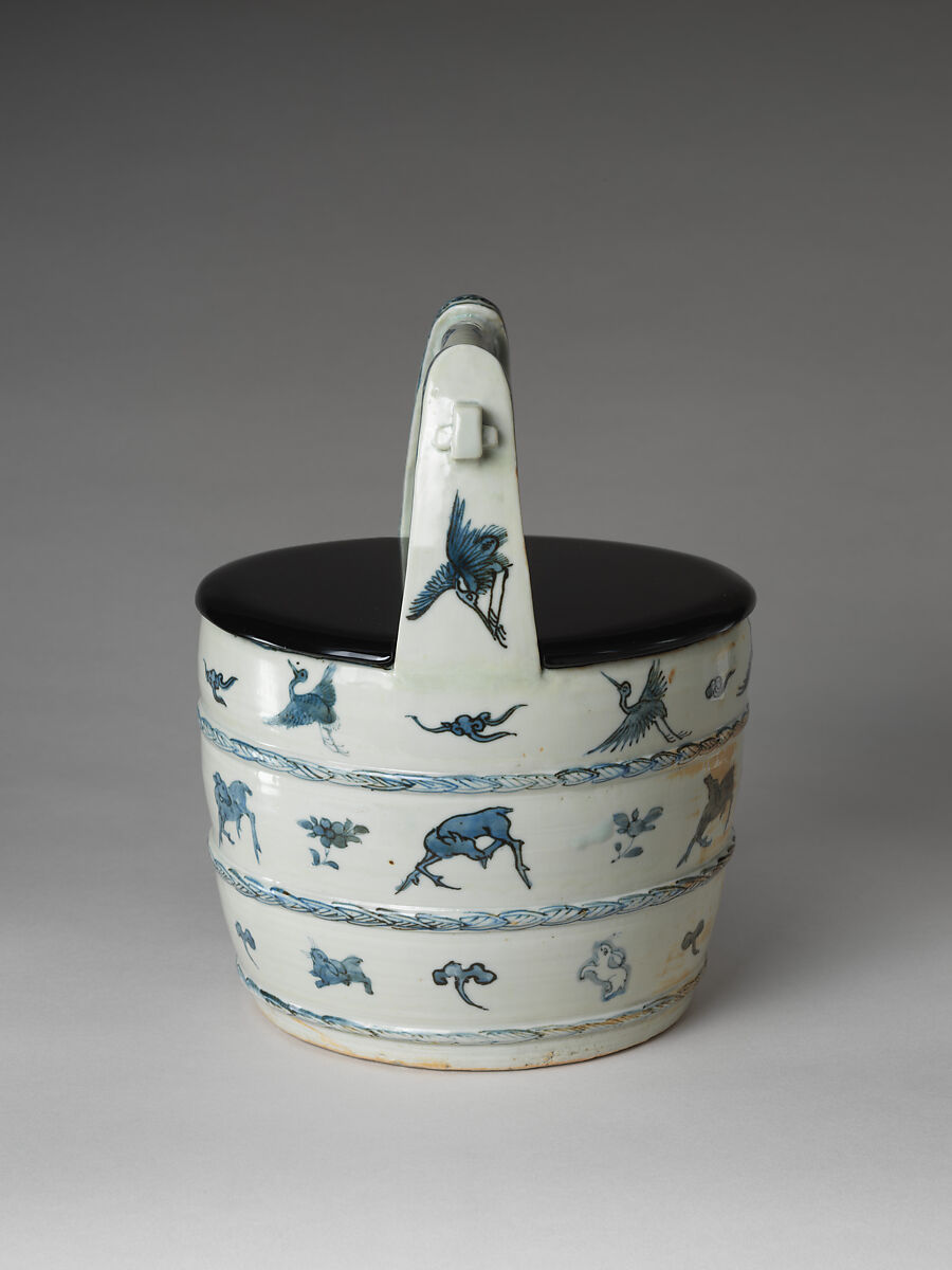 Freshwater jar, Porcelain painted with cobalt blue under a transparent glaze (Jingdezhen ware for Japanese market), China