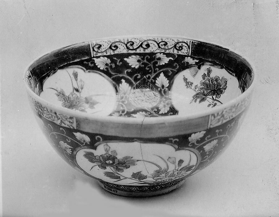 Bowl, Porcelain decorated with enamels (Arita ware, Imari type), Japan 