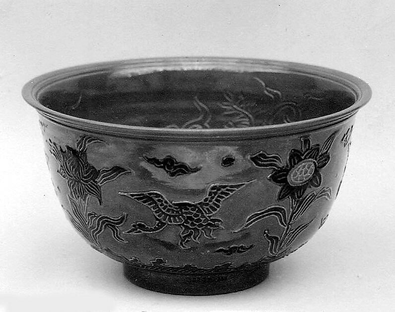 Bowl, Eiraku Hozen (Japanese, 1795–1854), Porcelain glazed with recessed design in enamels (Kyoto ware), Japan 