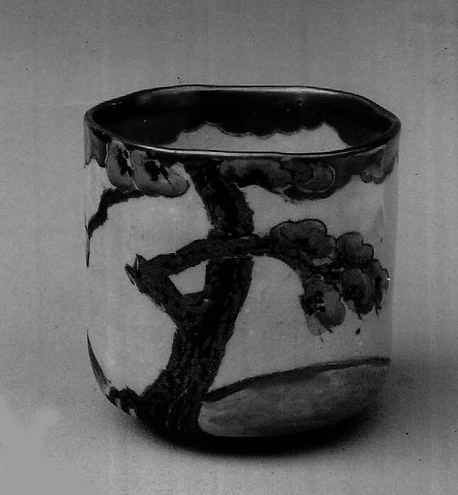 Cup, Eiraku Hozen (Japanese, 1795–1854), Stoneware with lustrous glaze; the decoration in enamels (Kyoto ware), Japan 