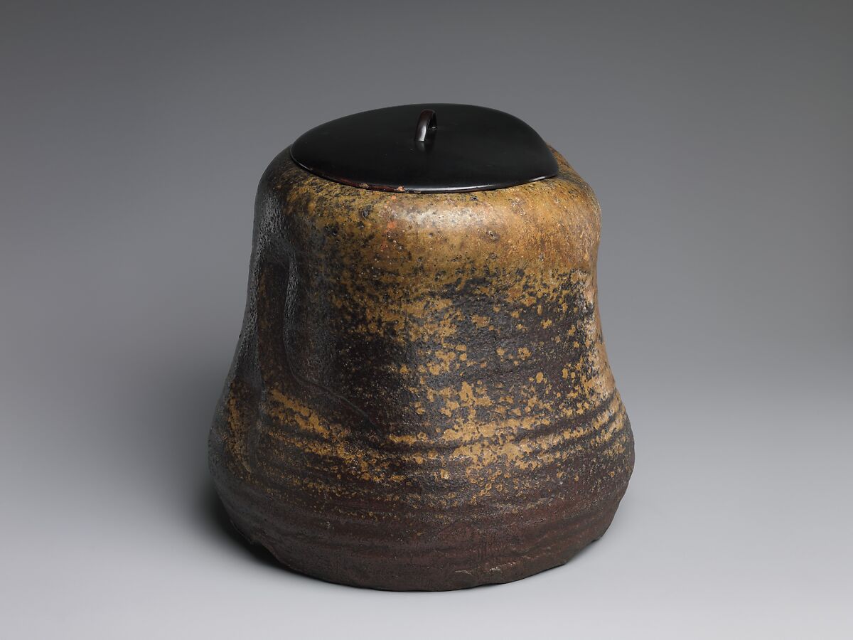 Water pot, Bizen pottery; lacquer cover, Japan