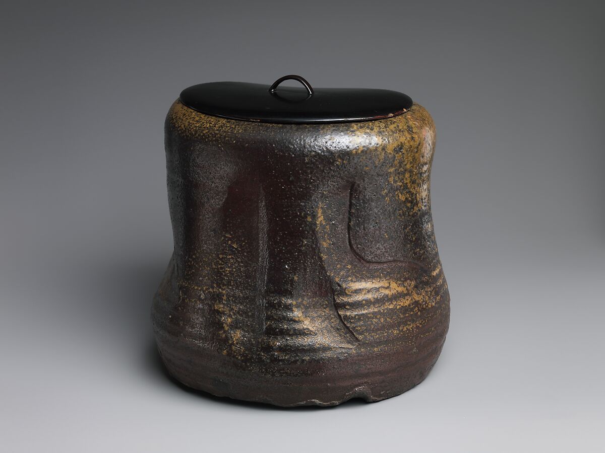 Water pot, Bizen pottery; lacquer cover, Japan 