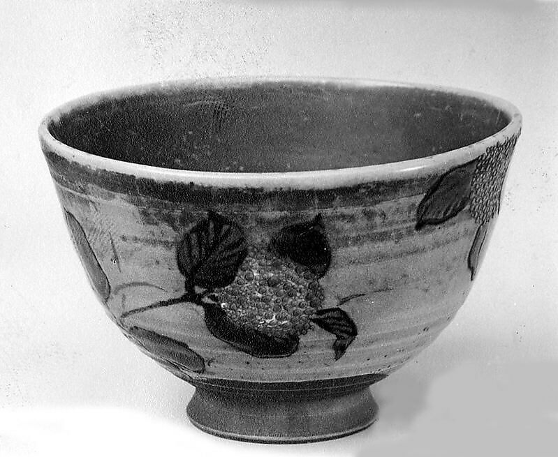 Tea Bowl with Hydrangeas, Nin&#39;ami Dōhachi (Takahashi Dōhachi II) (Japanese, 1783–1855), Stoneware with polychrome enamels over a transparent glaze (Kyoto ware), Japan 