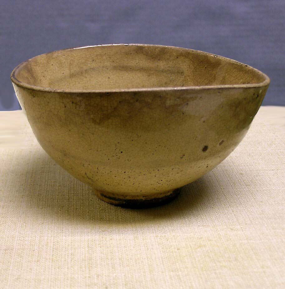 Bowl, Clay, light brown crackled and pitted glaze (Hagi ware), Japan 