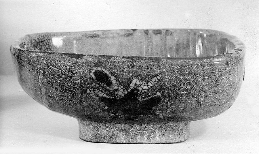 Bowl, Clay with finely crackled glaze; inlaid Mishima decoration; surface slightly pitted; inside, splash of glaze (Raku ware), Japan 