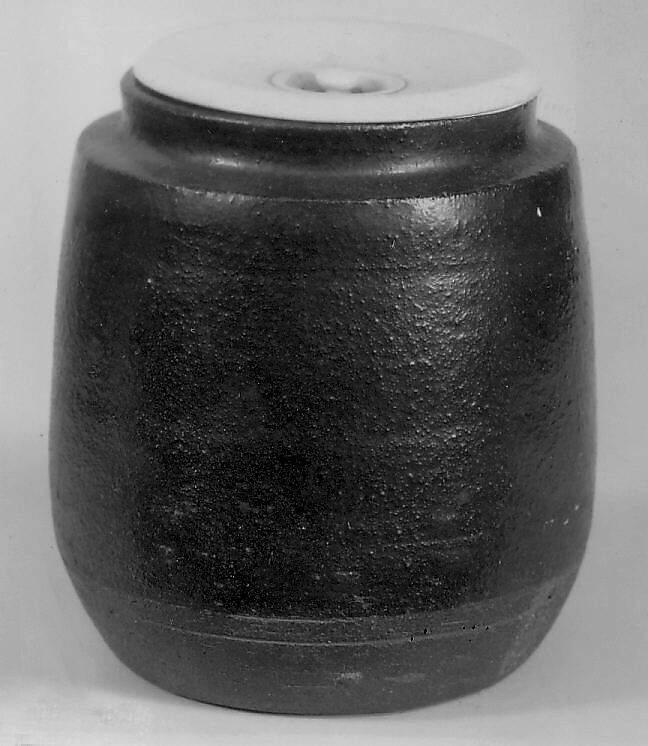 Tea jar, Buff clay, thin, dark brown underglaze and olive overglaze (Seto ware), Japan 